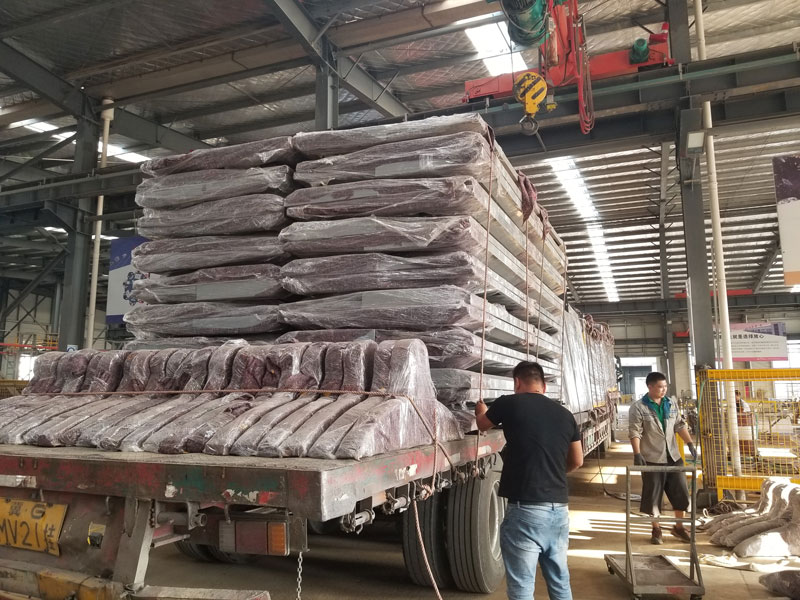 榮大候車亭生產廠家發往江蘇宣傳欄記錄